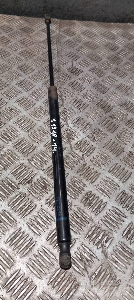 Scania R 440   2031872 Cabines