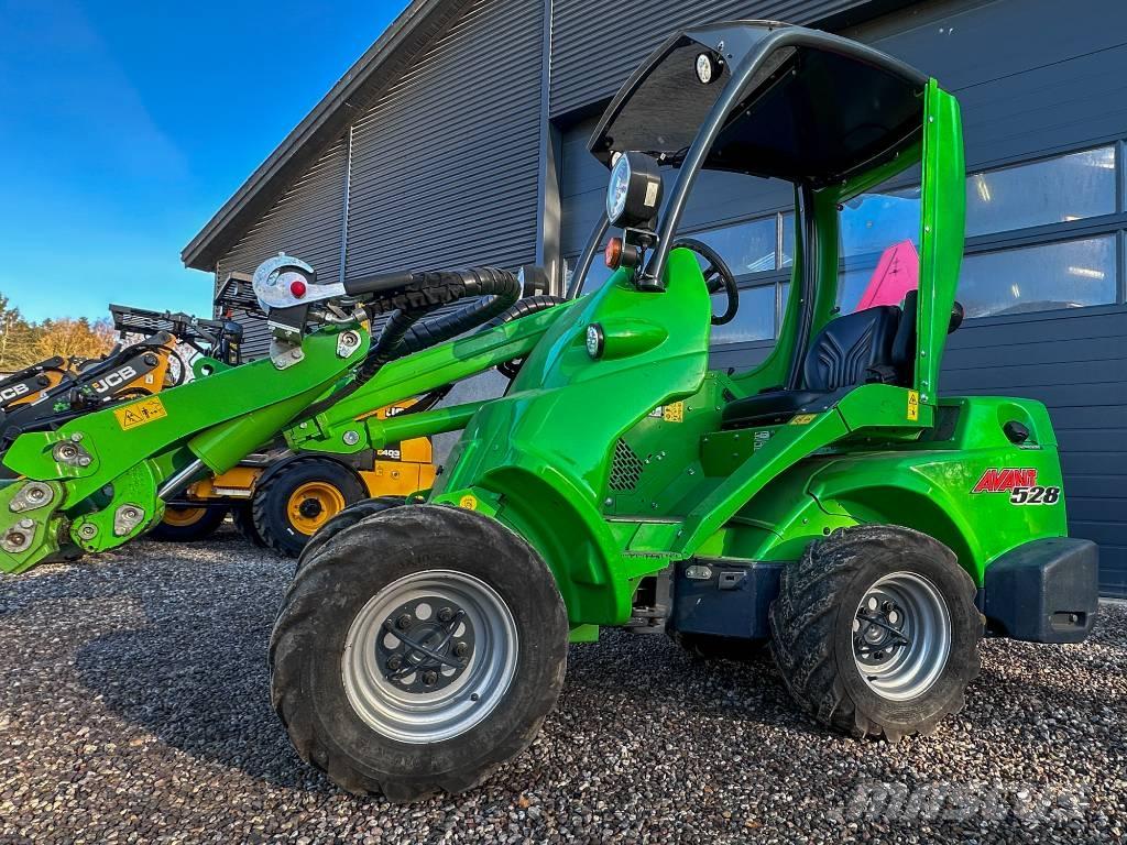 Avant 528 Chargeuse multifonction
