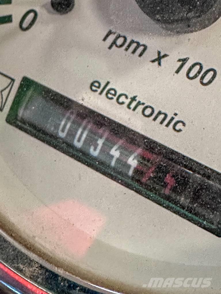 Avant 528 Chargeuse multifonction