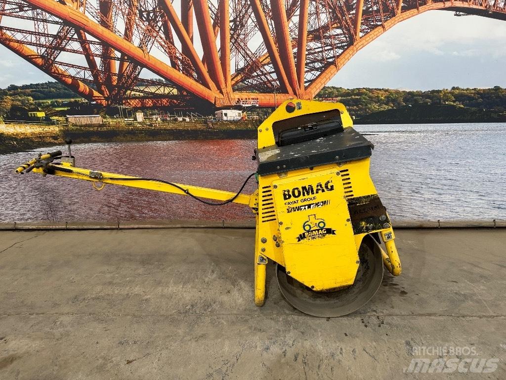 Bomag BW 71 E-2 Rouleaux monocylindre