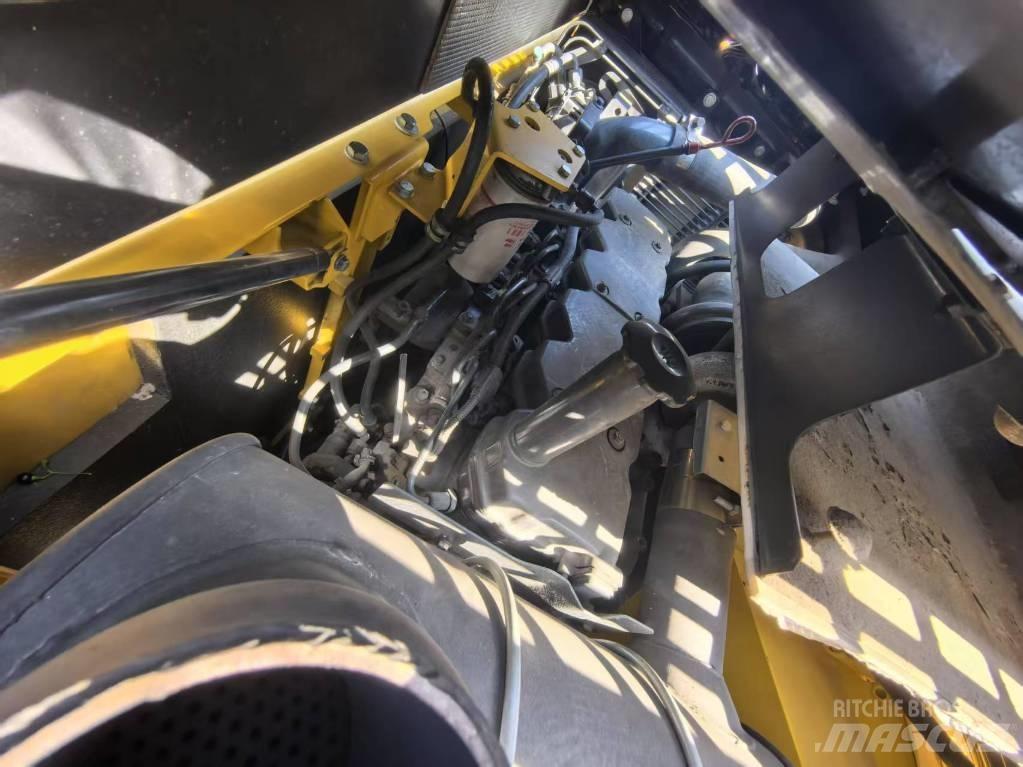 Komatsu PC 220-8 Pelle sur chenilles