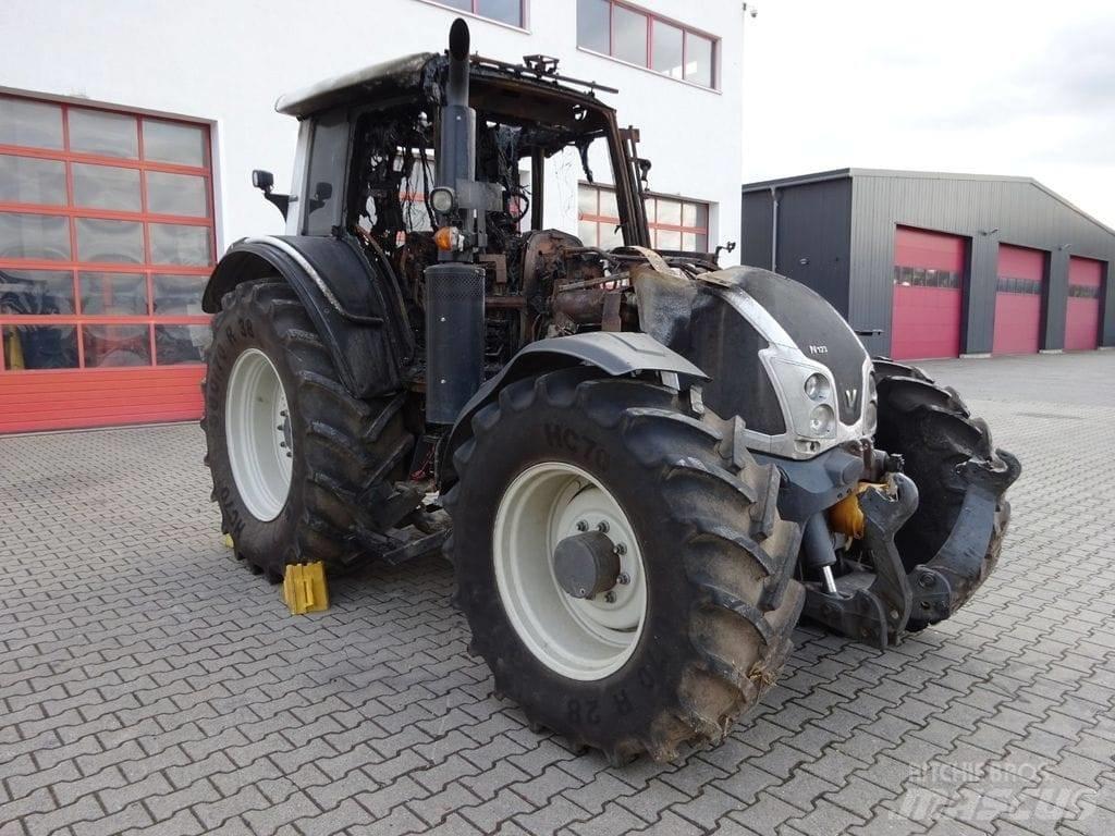 Valtra N123  Tuz Bras et Godet