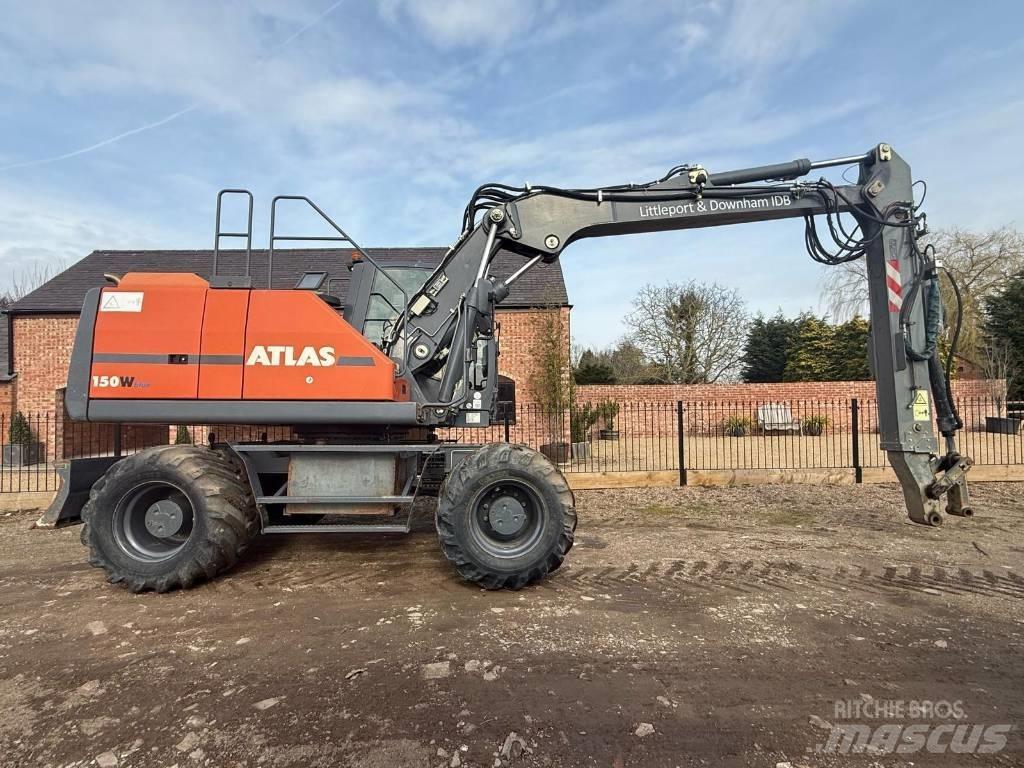 Atlas 150 W Pelle sur pneus
