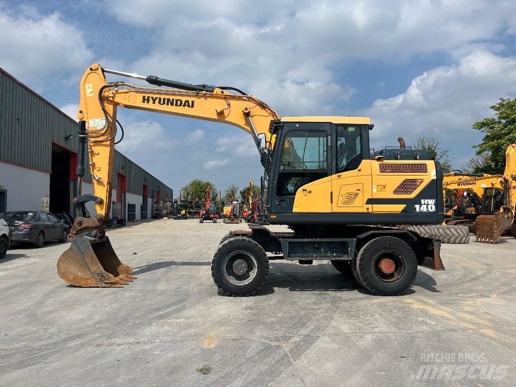 Hyundai HW140 Pelle sur pneus