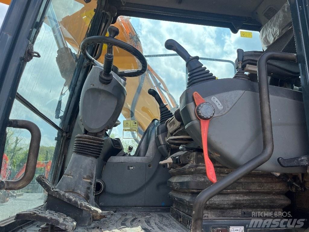 Hyundai HW140 Pelle sur pneus