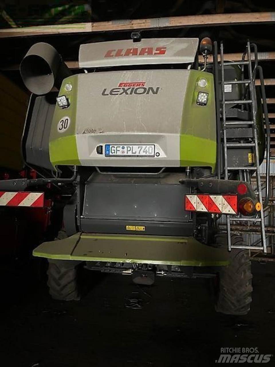 CLAAS lexion 740 Moissonneuse batteuse