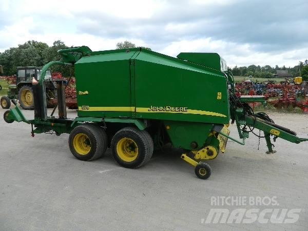 John Deere 678 Presse à balle ronde