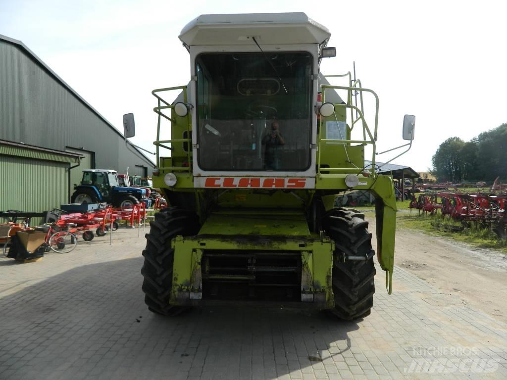 CLAAS Dominator 86 Moissonneuse batteuse