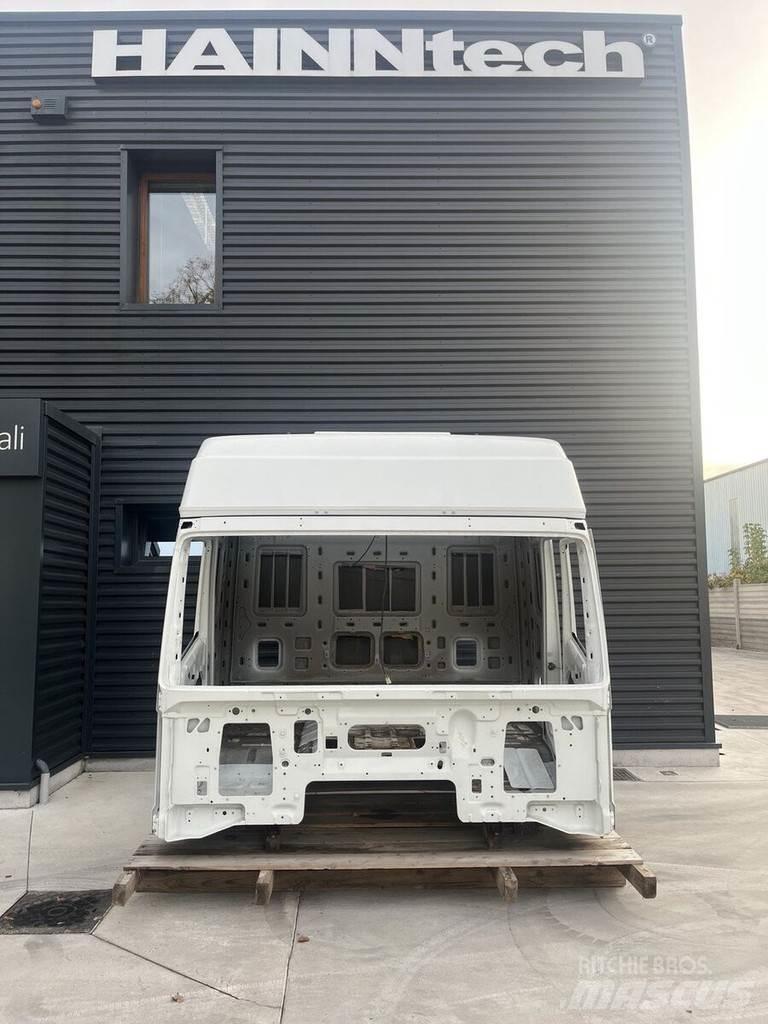 Iveco EUROSTAR Cabines