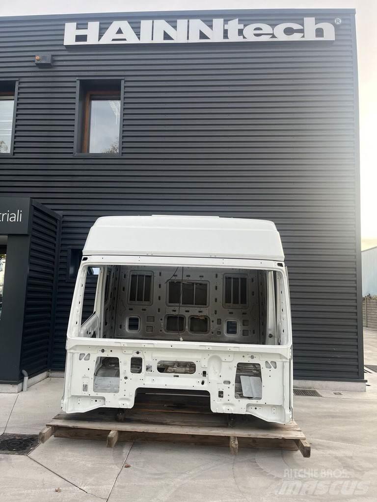 Iveco EUROSTAR Cabines