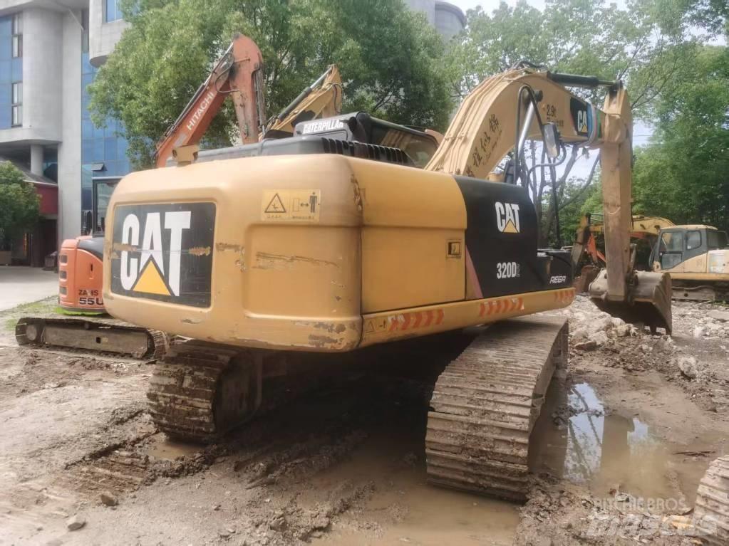 CAT 320d2 Pelle sur chenilles