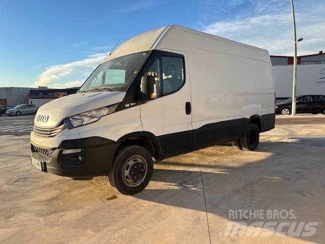 Iveco 35C 12 Utilitaire