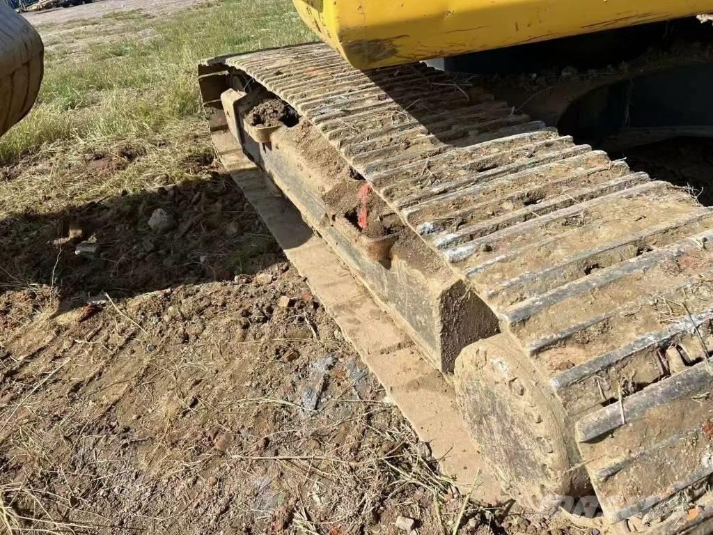 Komatsu PC 200 Pelle sur chenilles