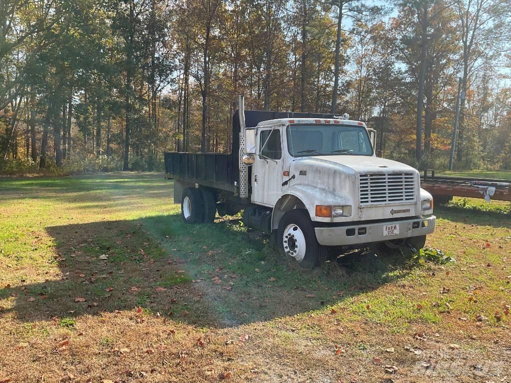 International 4900 Camion benne