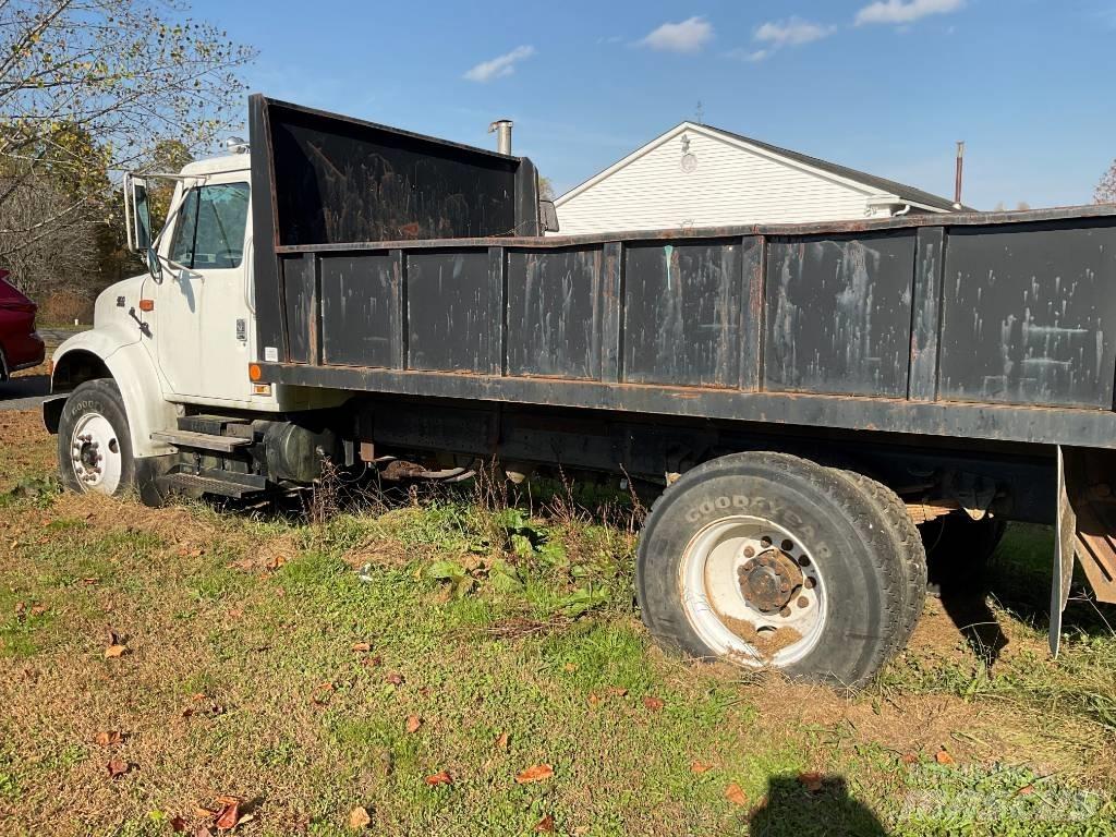 International 4900 Camion benne