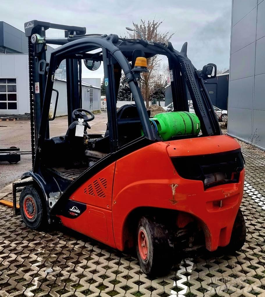 Linde H 25 T - 02 Chariots GPL
