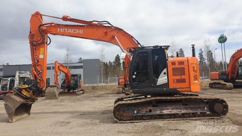 Hitachi ZX225USLC-6 Pelle sur chenilles