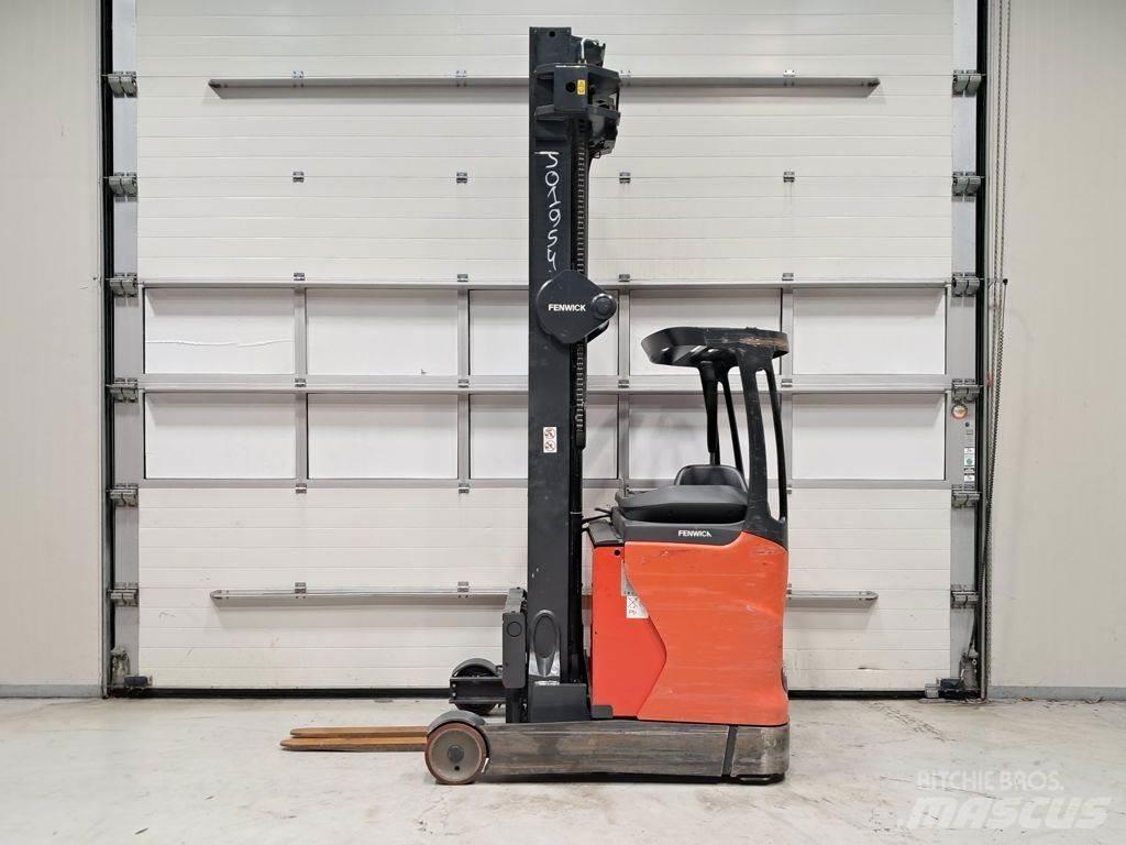 Linde R14 HD Chariot à mât rétractable