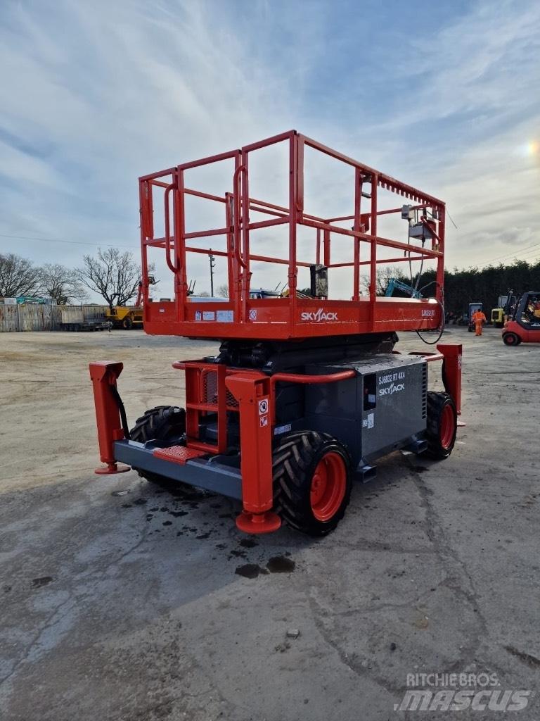 SkyJack SJ 6832 RT Nacelle ciseaux