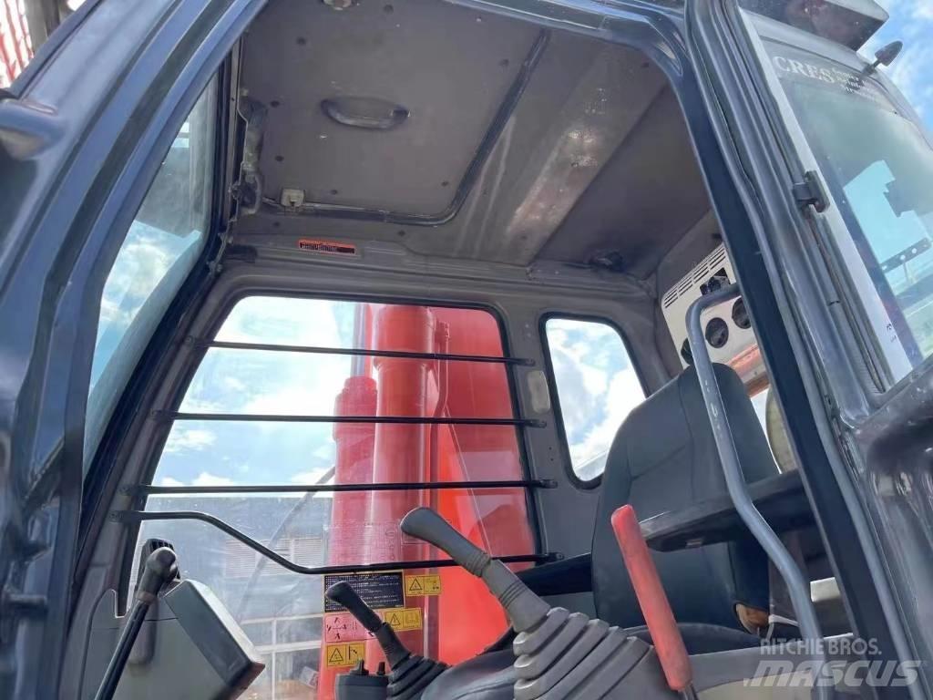 Hitachi ZX 200 C LC Pelle sur chenilles