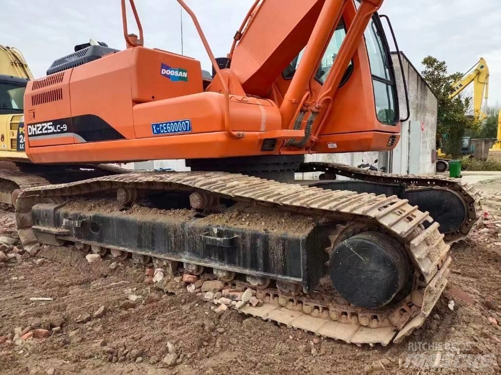 Doosan DX 225LC-9C Pelle sur chenilles