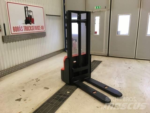 Noblelift PSE 12 N Gerbeur accompagnant