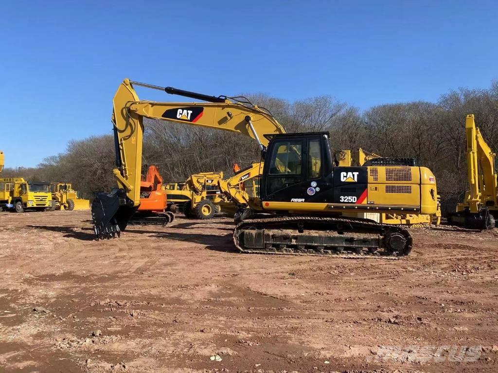 CAT 325D Pelle sur chenilles