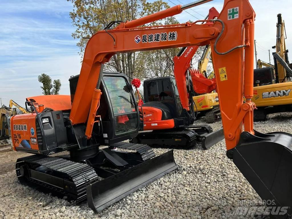 Hitachi 70 Pelle sur chenilles