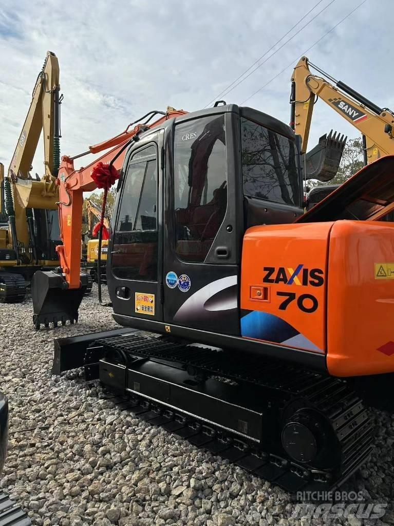 Hitachi 70 Pelle sur chenilles
