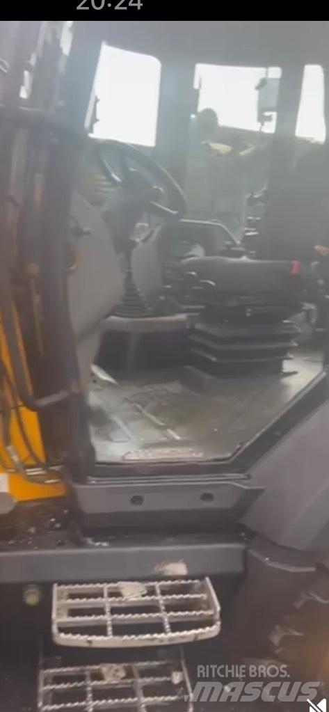 JCB 3CX Compact Tractopelle