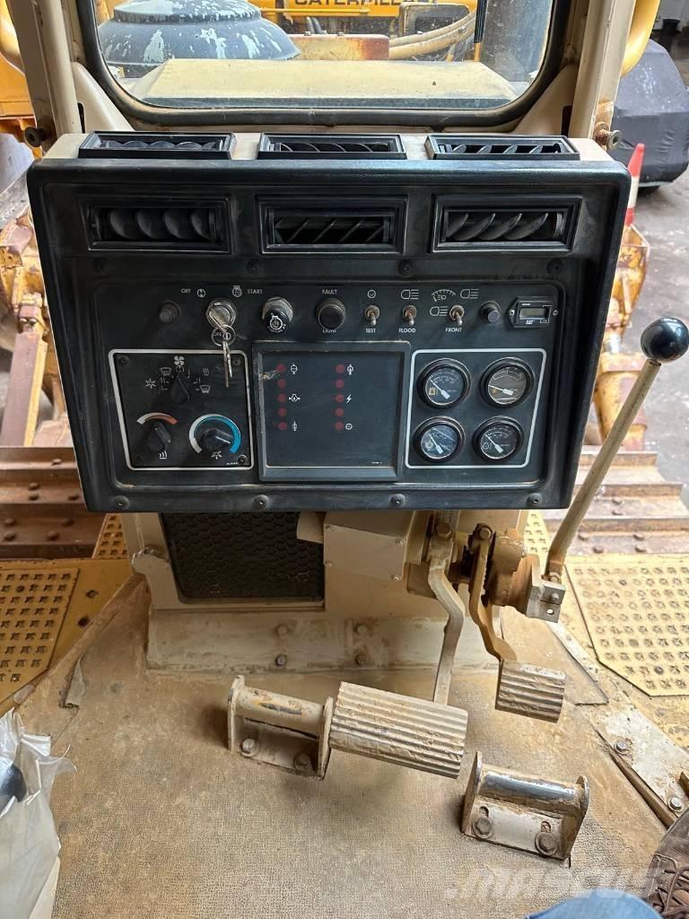 CAT D 6 H II Bouteurs sur chenilles