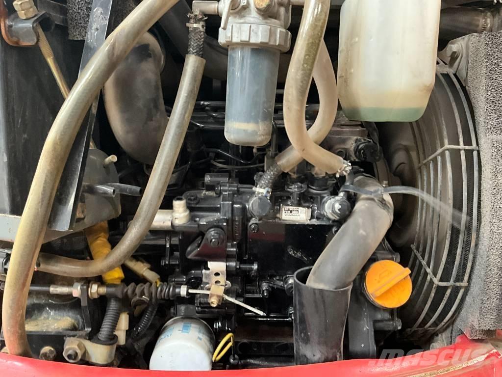 Takeuchi TB 215 R Mini pelle < 7t