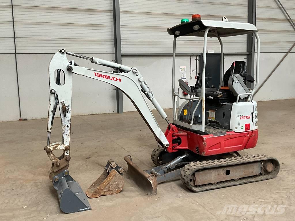 Takeuchi TB 215 R Mini pelle < 7t