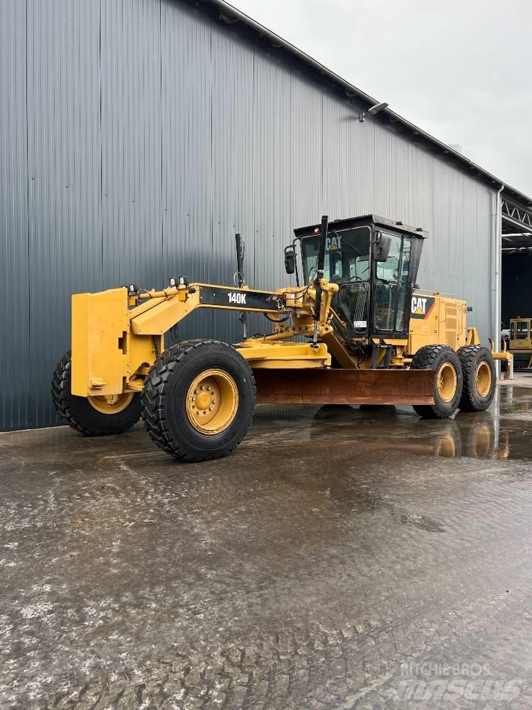 CAT 140K Niveleuse