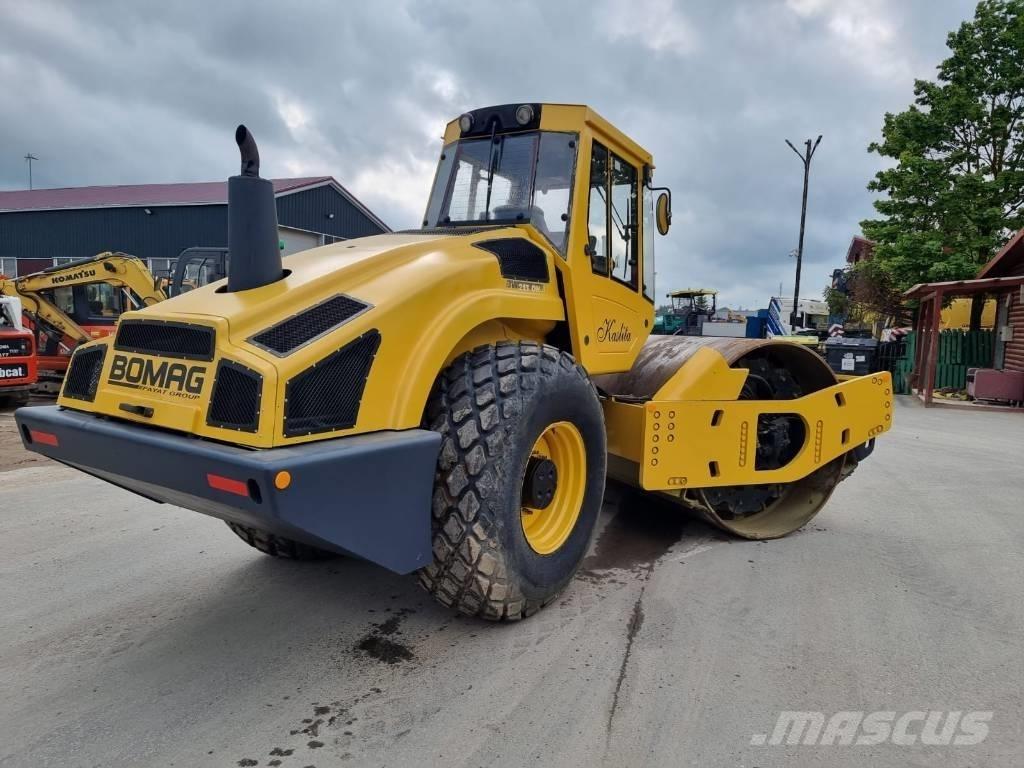 Bomag BW 213 D H-4 Rouleaux monocylindre