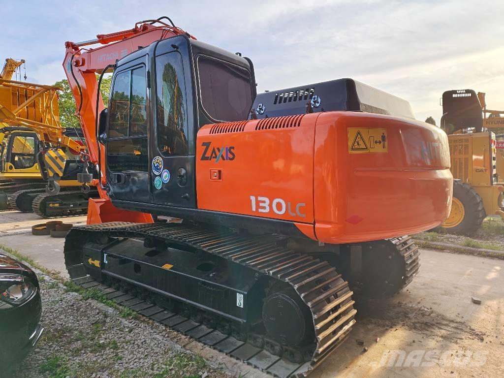 Hitachi ZX 130 LC Pelle sur chenilles