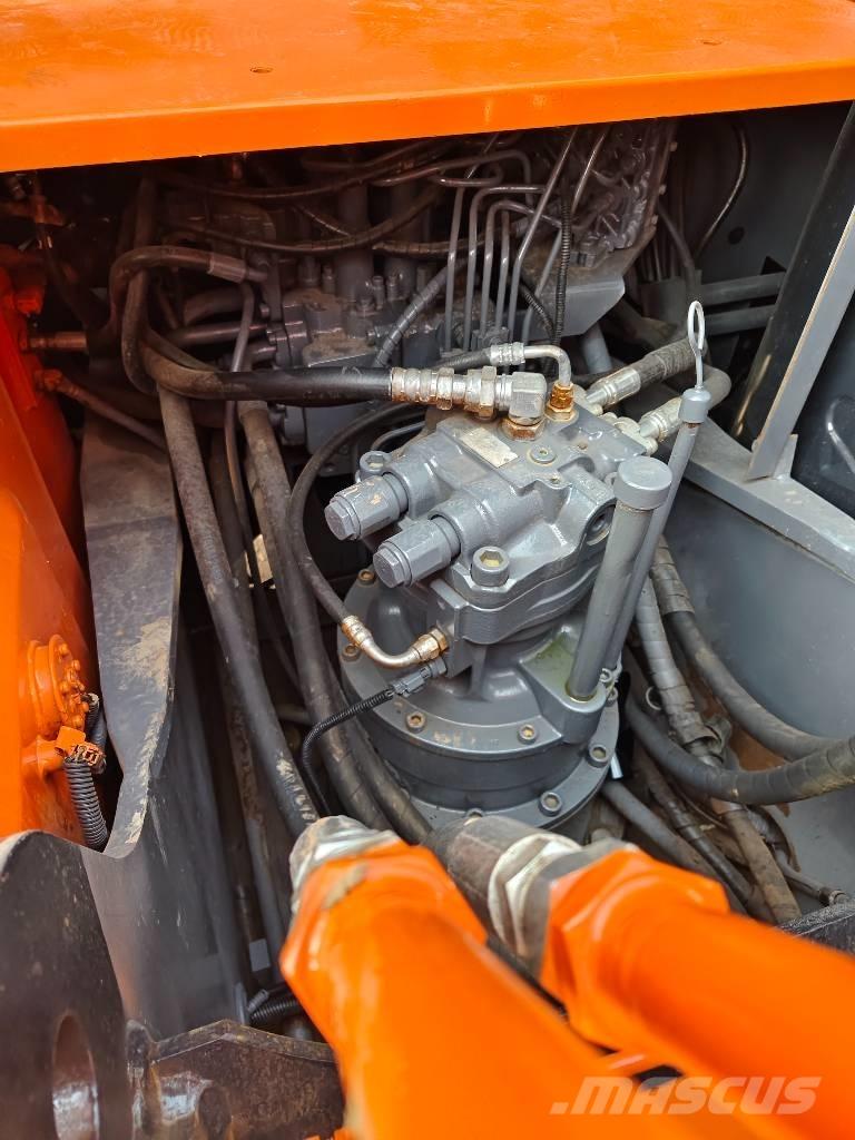 Hitachi ZX 130 LC Pelle sur chenilles