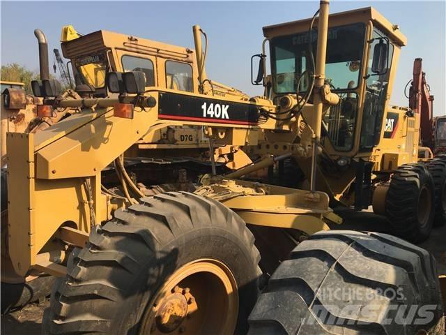 CAT 140K Niveleuse