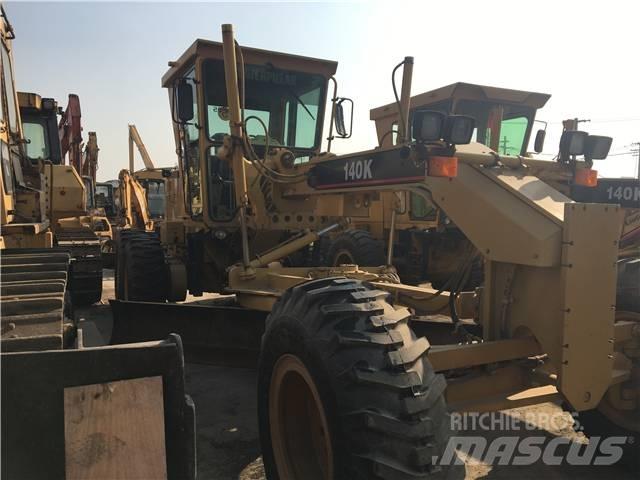 CAT 140K Niveleuse