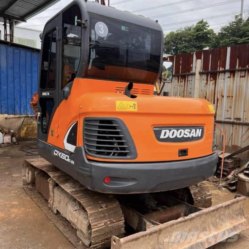 Doosan 60-9c Pelle sur chenilles