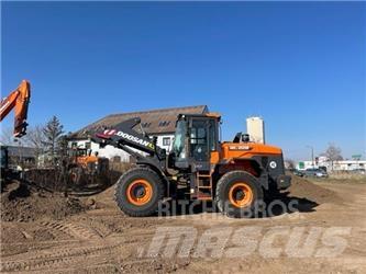 Doosan DL 220 Chargeuse sur pneus