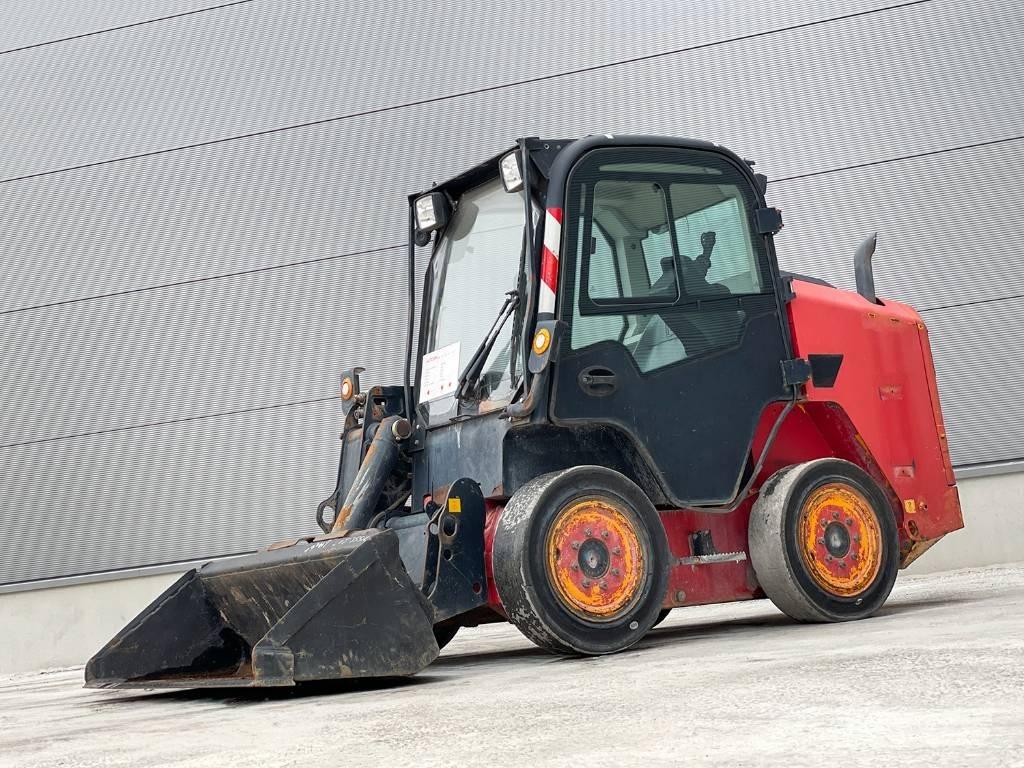 JCB R260 Chargeuse compacte