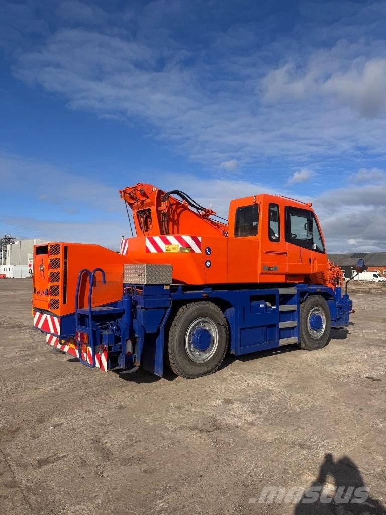 Kato CR 200 Ri Grues tout terrain