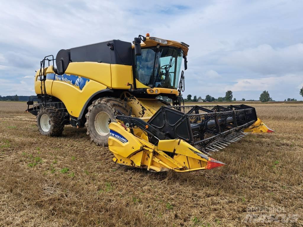 New Holland CX 8080 Moissonneuse batteuse