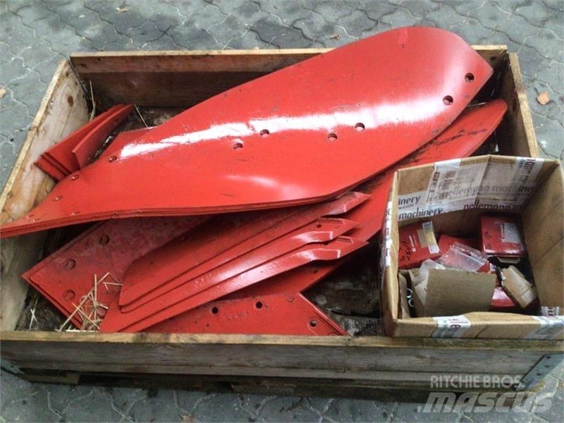  - - - 4 F. XMS950 ST Charrue réversible