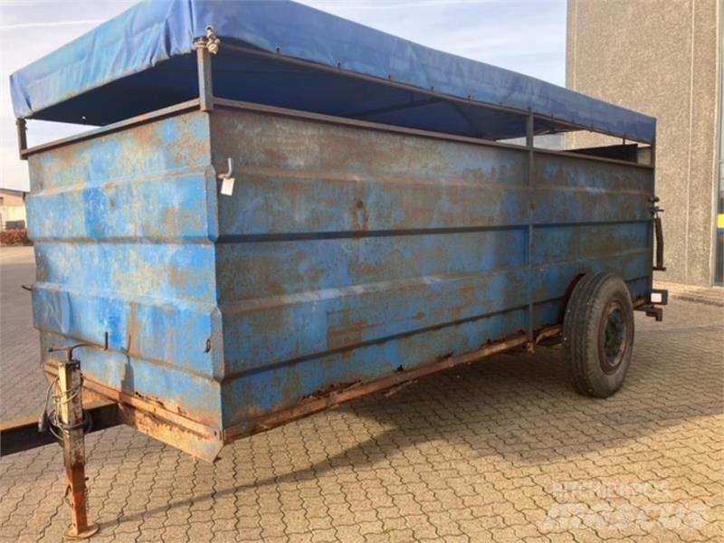  - - - 8M KREATURVOGN Autre remorque agricole