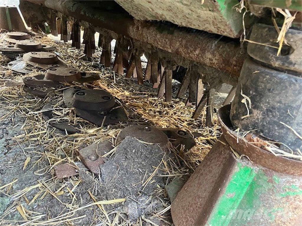John Deere 131 Autres matériels de fenaison
