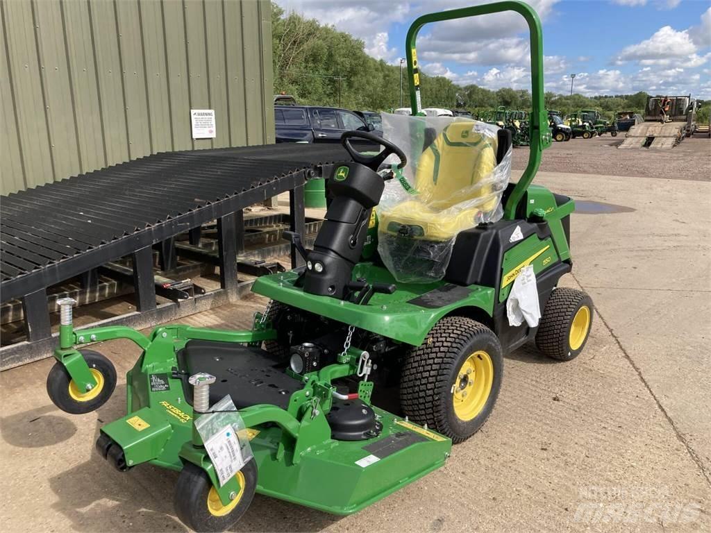 John Deere 1550 Tondeuses montées