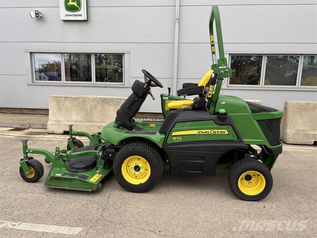 John Deere 1570 Tondeuses montées