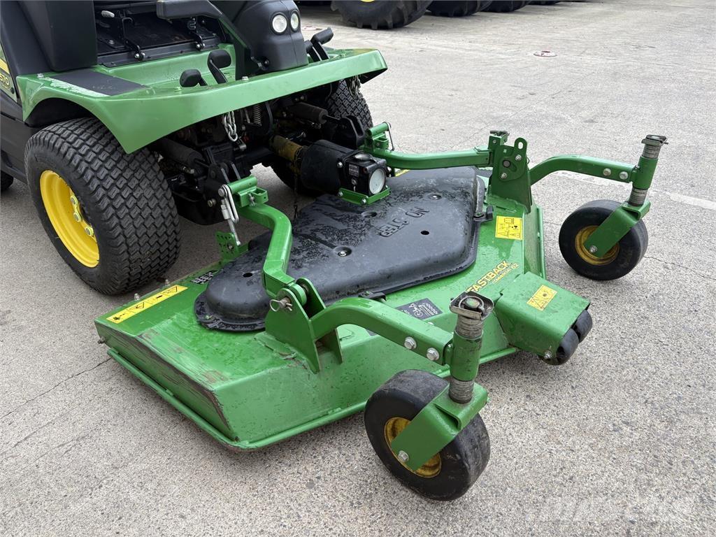 John Deere 1570 Tondeuses montées